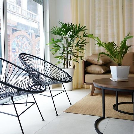 Lyn House - Service Apartment Hoang Quoc Viet Hanoi Exterior photo
