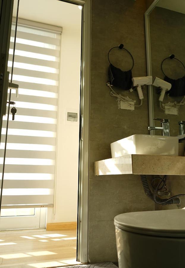 Lyn House - Service Apartment Hoang Quoc Viet Hanoi Exterior photo